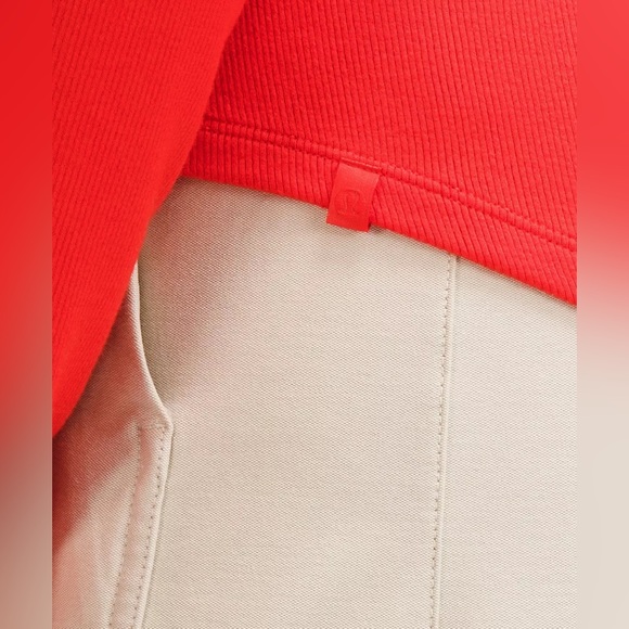 NWT RARE COLOR Lululemon Neon Hot Heat Hold Tight Long Sleeve Shirt